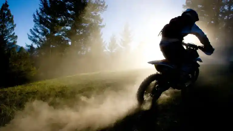 Fazer Trilha de Moto é Perigoso