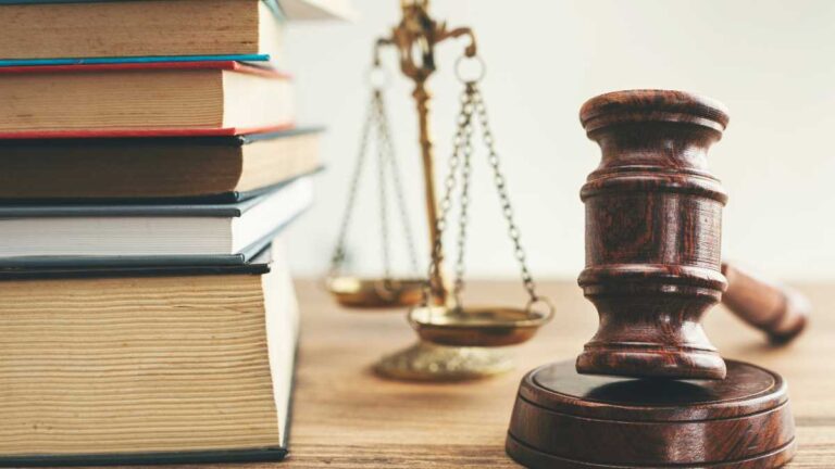 Início da Jornada Jurídica: Orientações Cruciais para Novos Estudantes de Direito